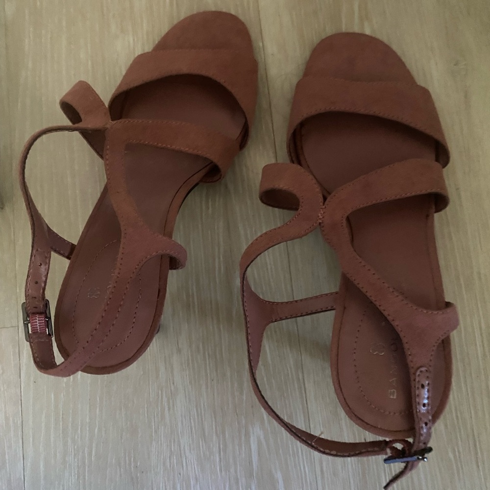 Women’ Bandolino Sandals